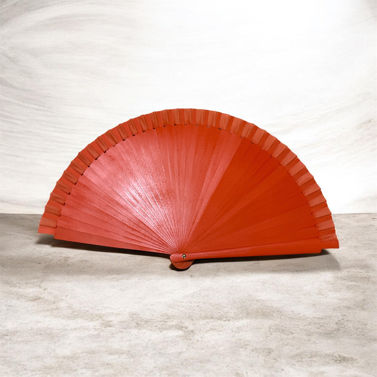 Orange wooden fan, Abanico en madera color Anaranjado (9in)