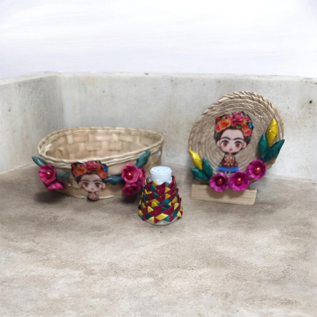 Tortilla holder, Napkin holder, and Salt shaker set / Tortillero, Servilletero y Salero /Frida