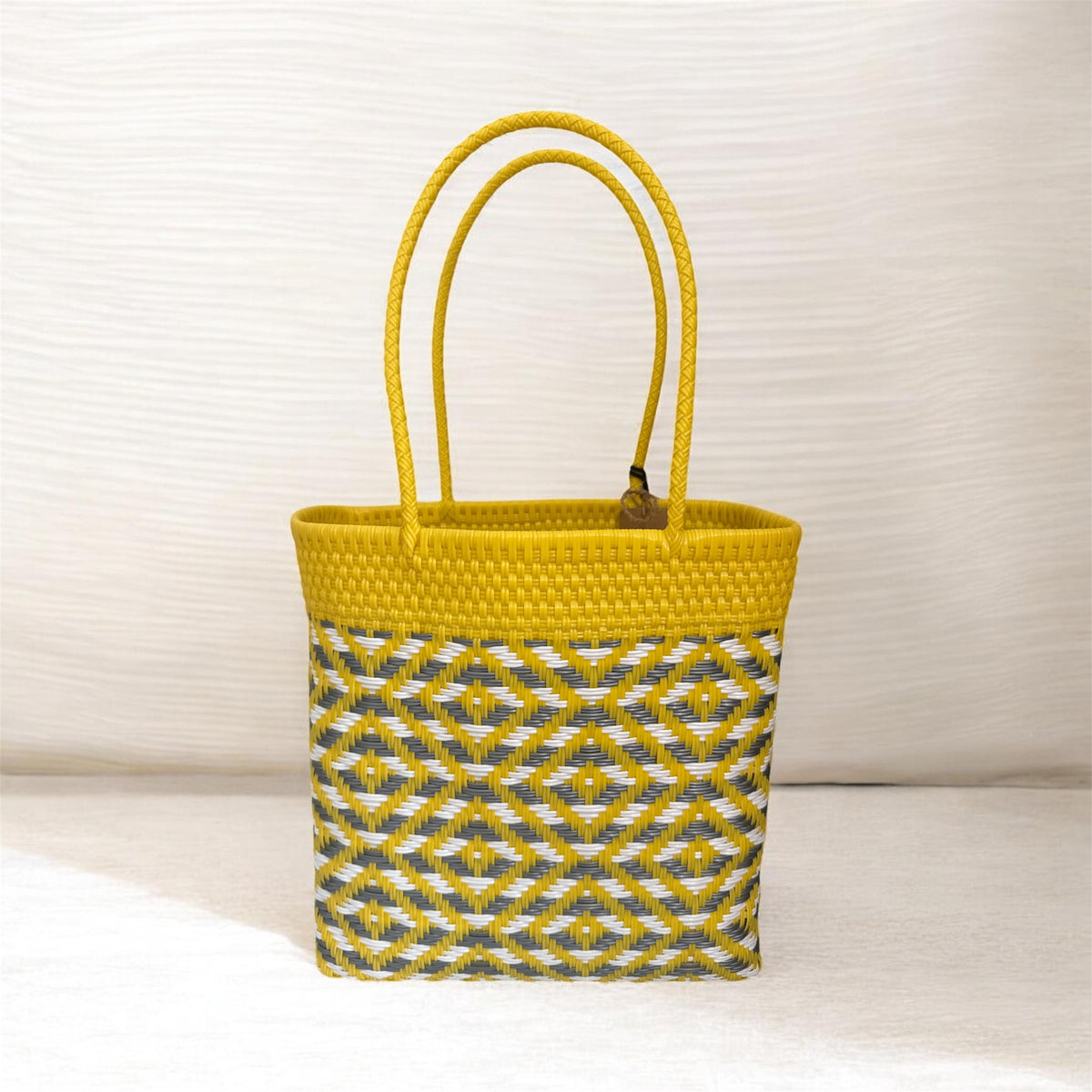 Handwoven Mexican Plastic Bag / Bolsa tejida en plastico Amarilla