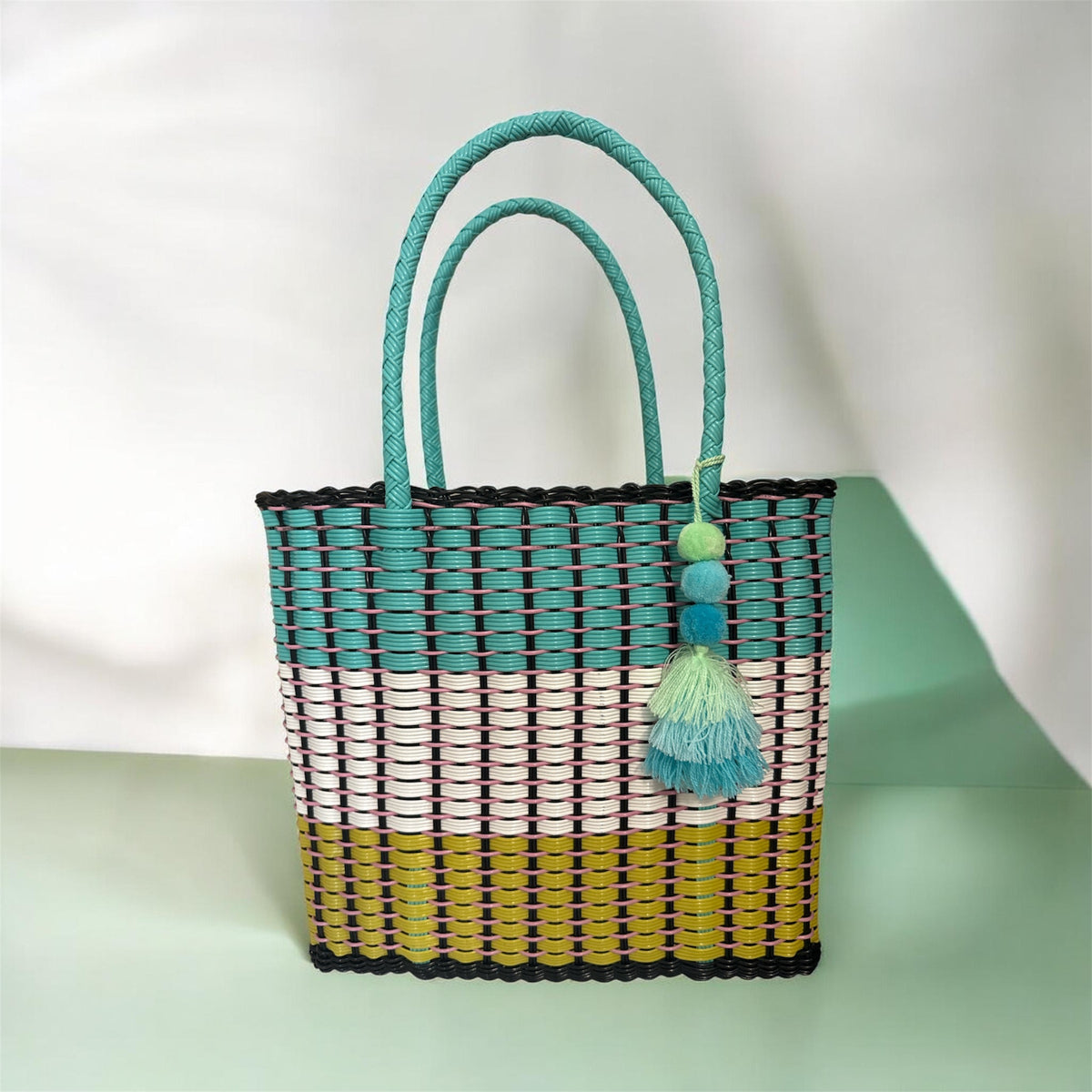 Handwoven Mexican Plastic Bag / Bolsa tejida en plastico Aqua