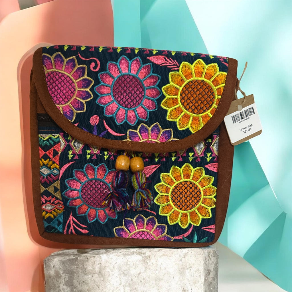 Vibrant Mexican Leather Square Crossbody Bag/ Bolsa en piel en forma cuadrada 1