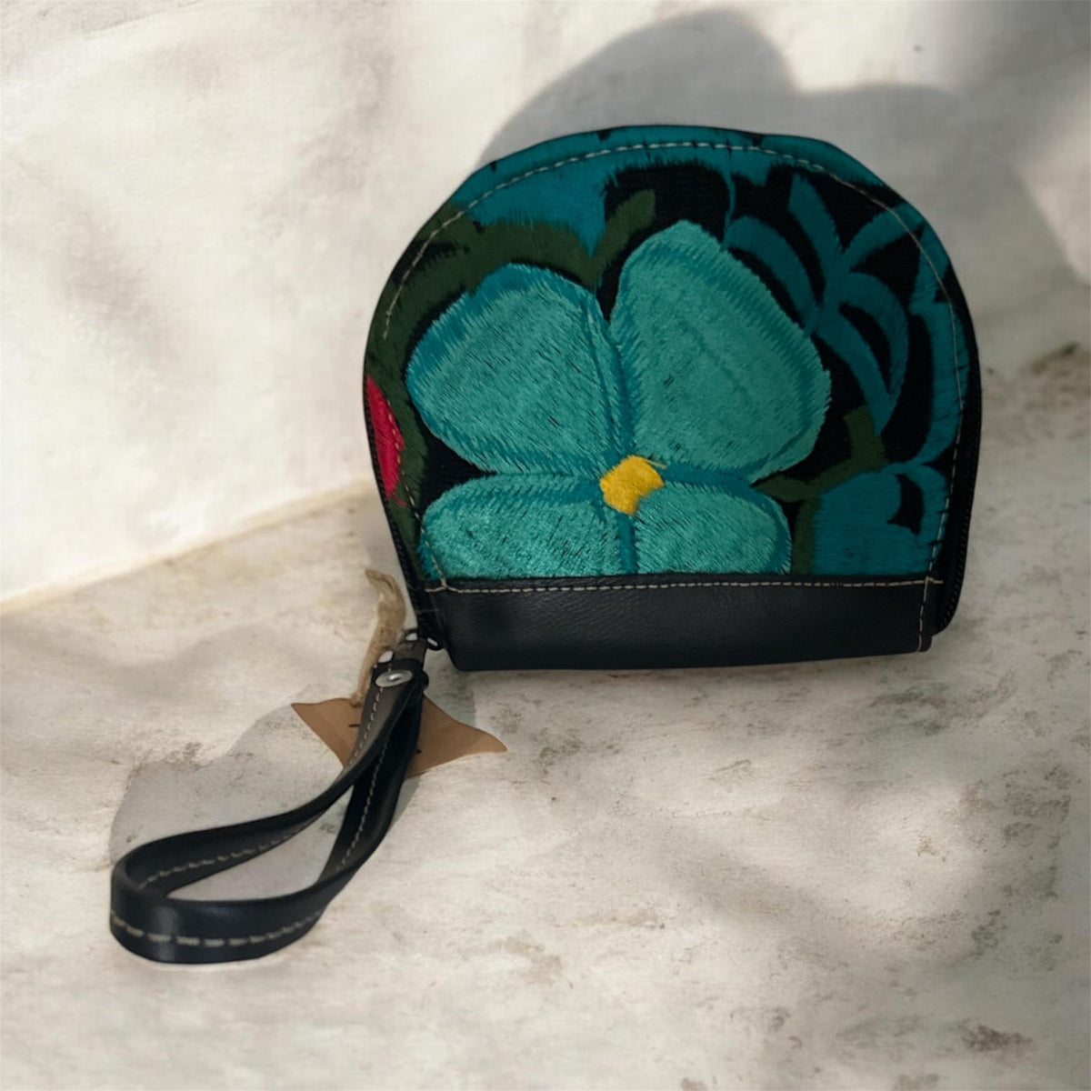 Mexican Embroidered Wallet / Cartera con Bordados Mexicanos