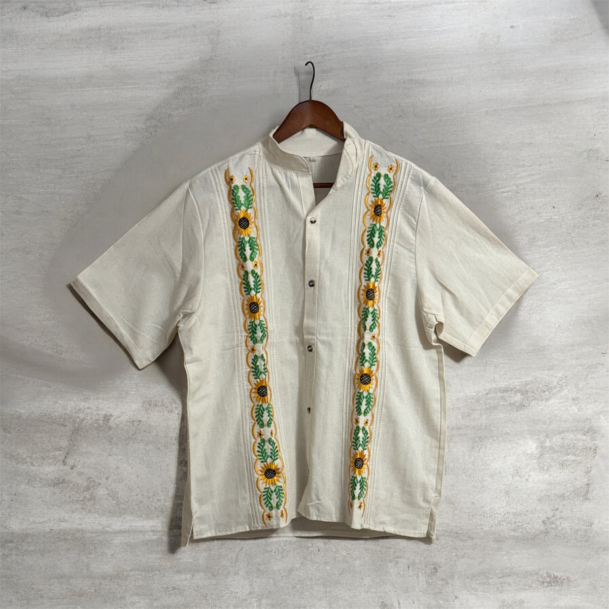 Men’s Embroidered Cotton Shirt / Camisa de Algodón Bordada para Hombre Beige