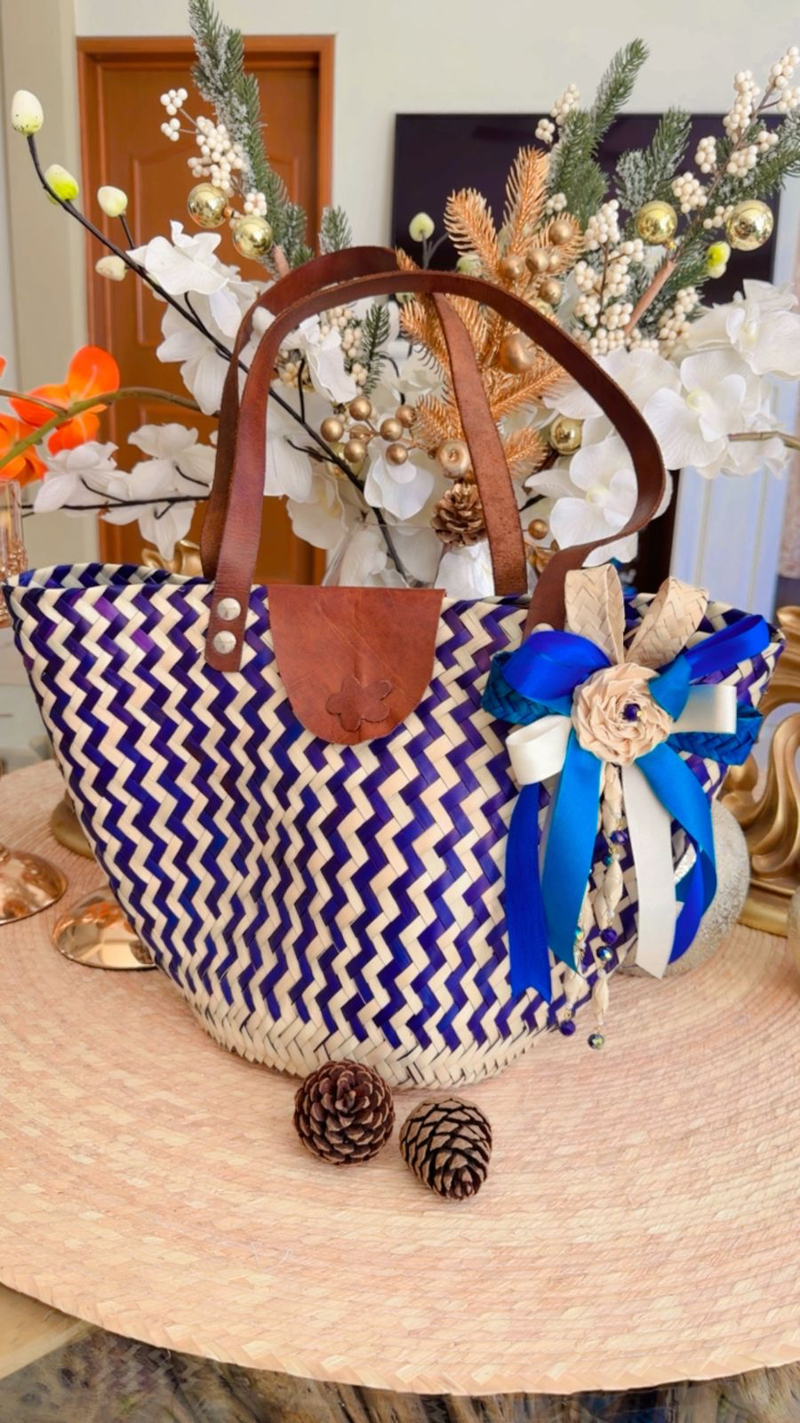 Blue and White Palm Handbag / Bolsa en palma color azul y blanco
