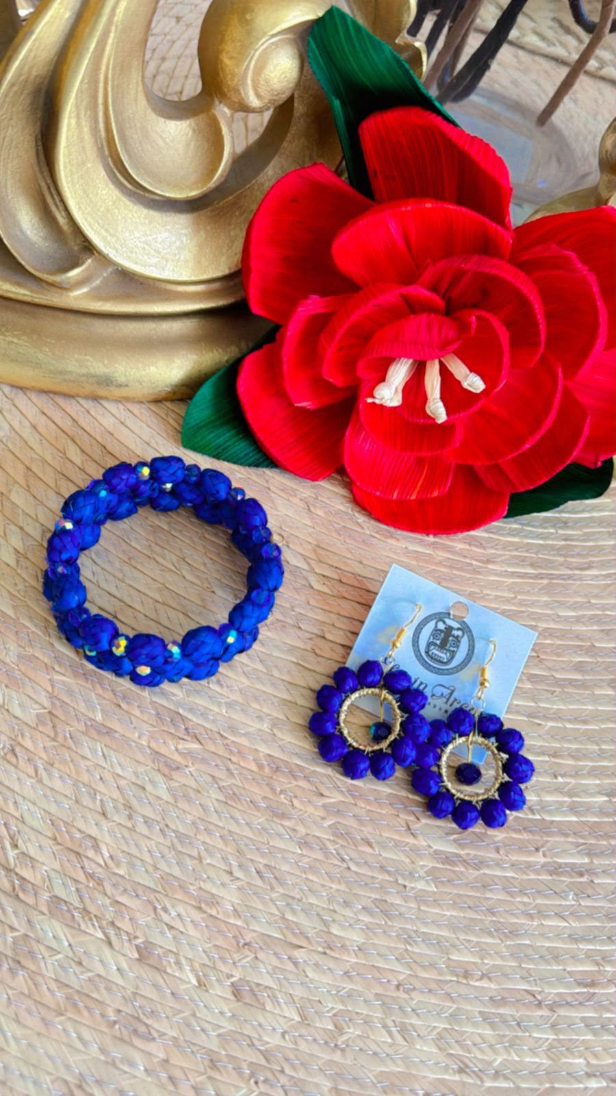 Blue Handcrafted Bracelet & Earrings Set / Pulso y Aretes azul rey